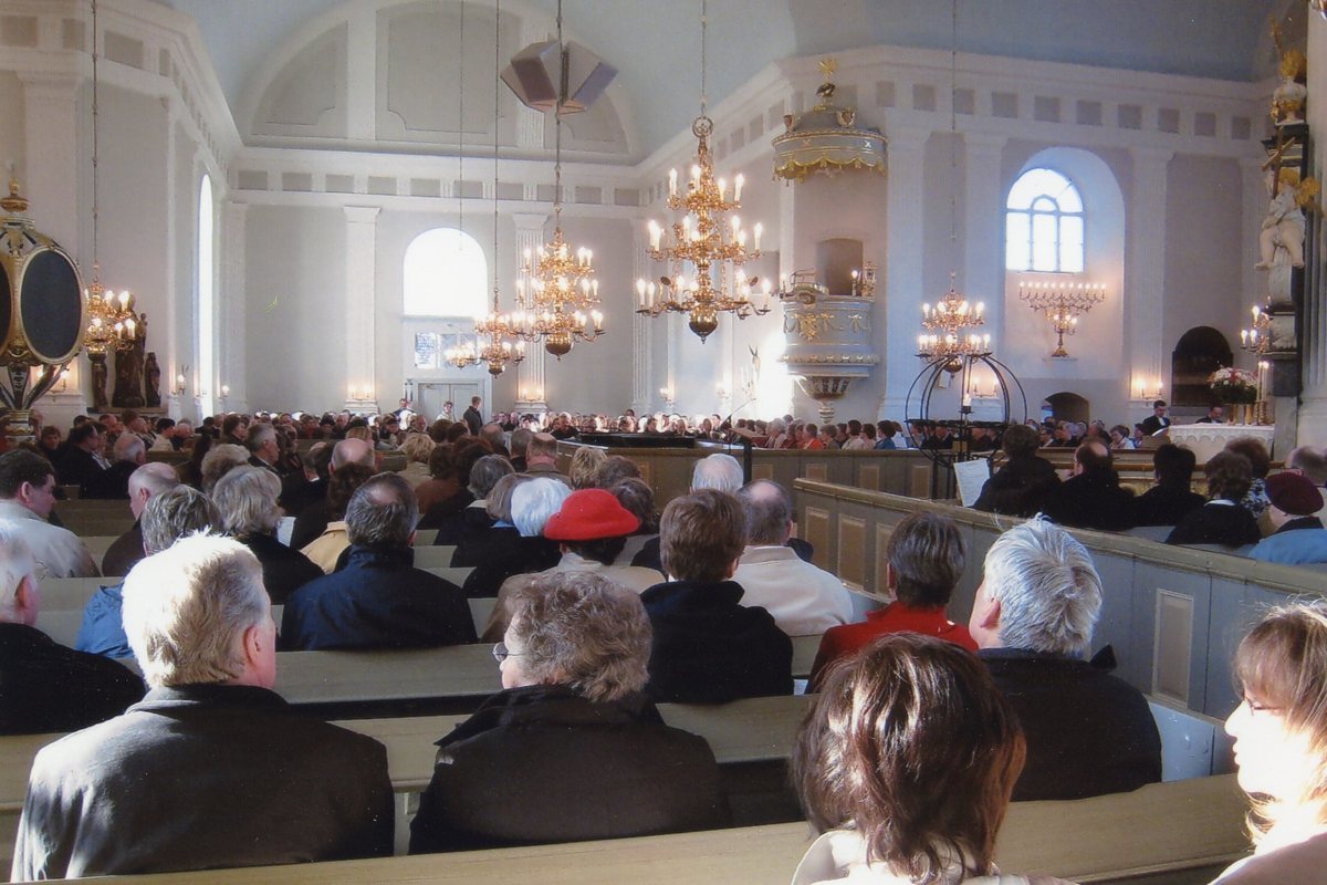 Fullsatt Pedersöre kyrka