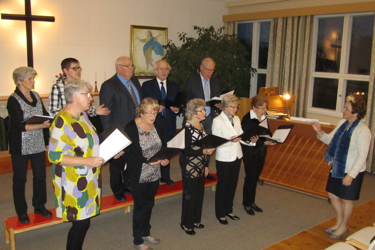 Forsby sångkör övar och uppträder oftast i Forsby bykyrka